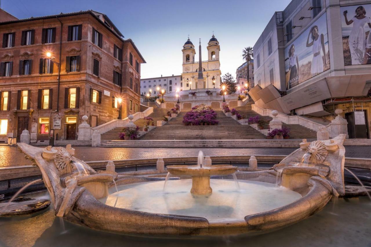 Spanish Steps Corner Рим Экстерьер фото